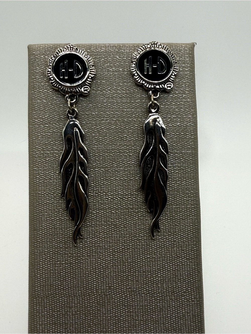 Harley-Davidson H-D Feather Dangle Earrings Silver Tone Black